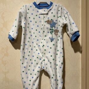 Carter’s Footed Pajamas Size 9 months NWOT